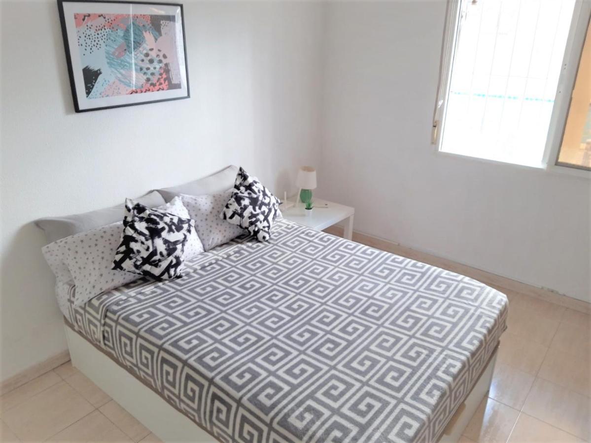 Pretty Studio With Swimming Pool Apartment Torrevieja Luaran gambar